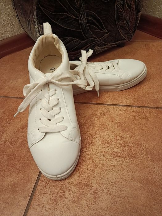 40 Białe sneakersy Unisex