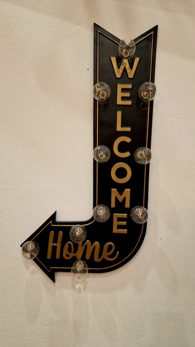 Seta sinal decorativo Welcome Home iluminado