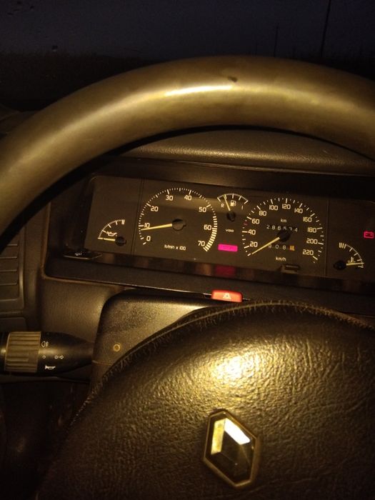 Рено Сафран 2.2.2бензин