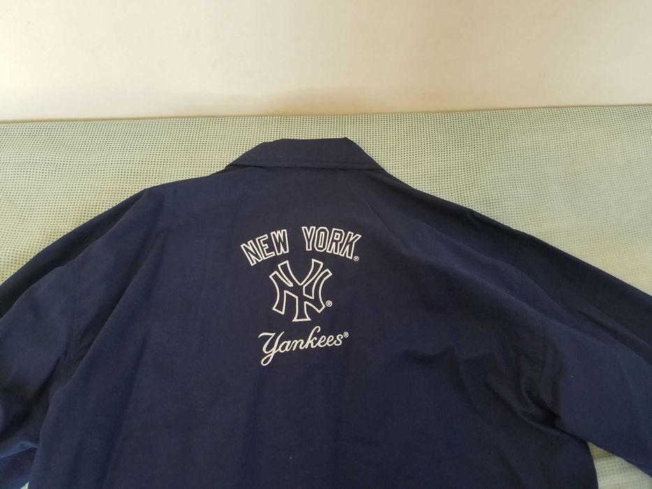 Casaco, com muito pouco uso,da ADIDAS, dos NEW YORK YANKEES, tamanho L