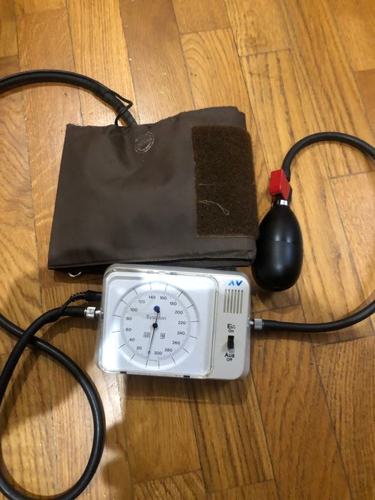 Прилади для диабетиків(інсулінові шприц-ручки,глюкометри та інше..)