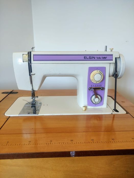 Máquina de costura a pedal