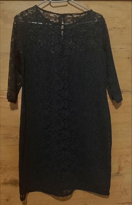 Elegancka sukienka koronkowa