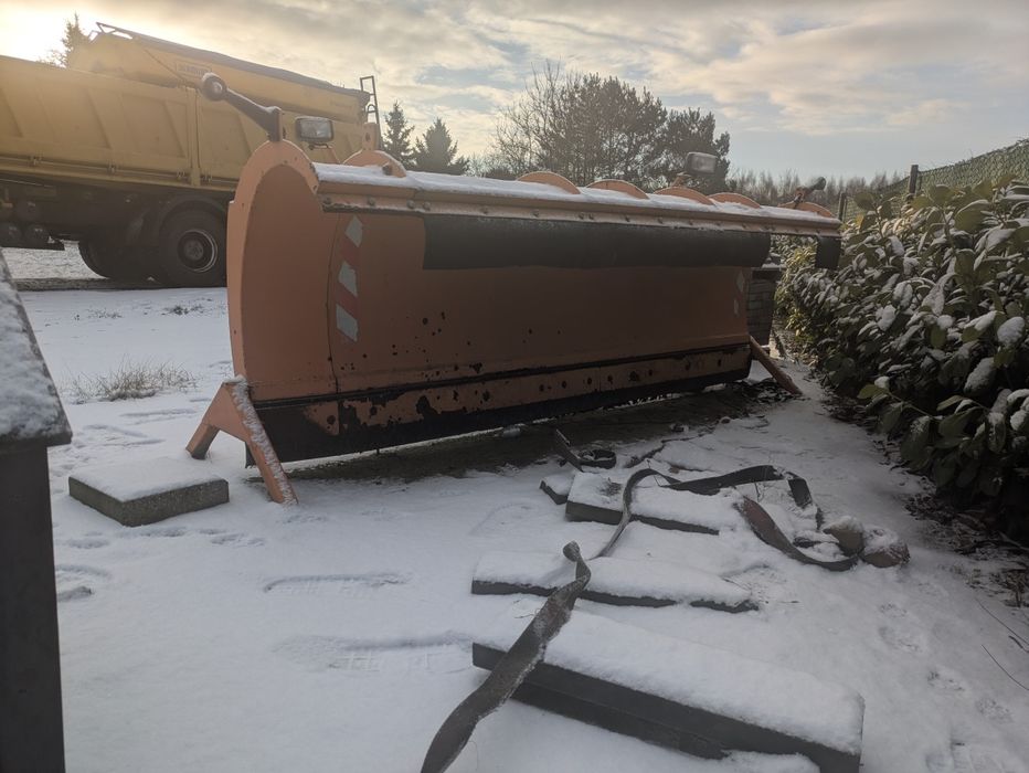 plug śnieżny samochodowy sterowanie na pilota