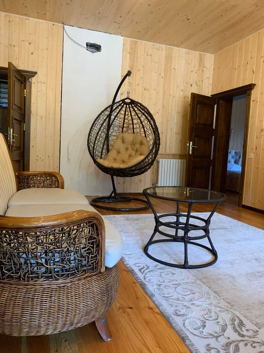 Продається заміський будинок у мальовничому с. Павлівка.