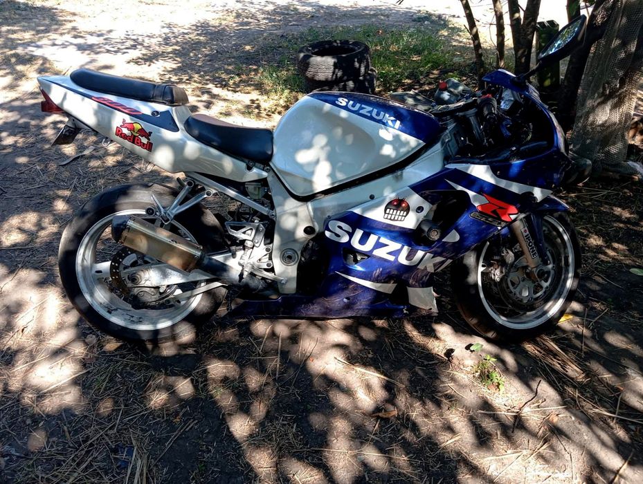 Продается мотоцикл SUZUKI -GSX-R600