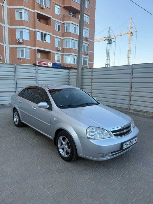 Chevrolet  Lacetti 1.8 2011 один хозяин