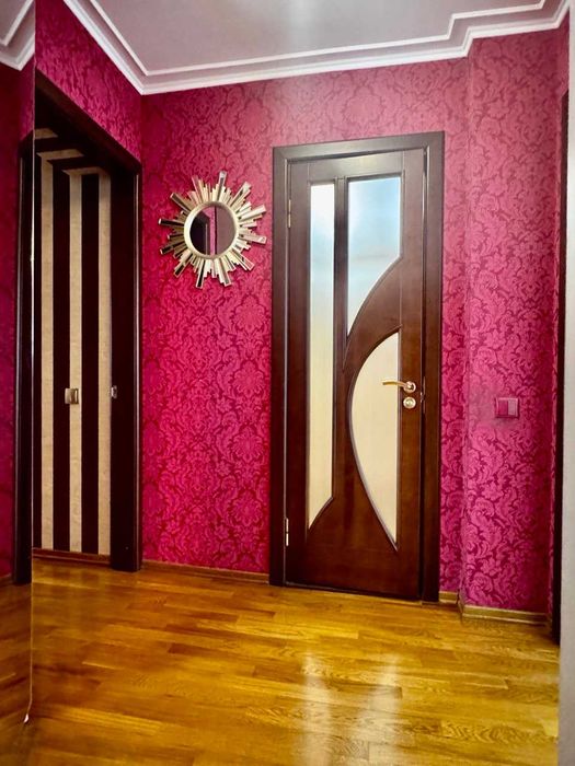 3-кімнатна квартира з ВЕЛИКОЮ кухнею! ! Класна локація! A11