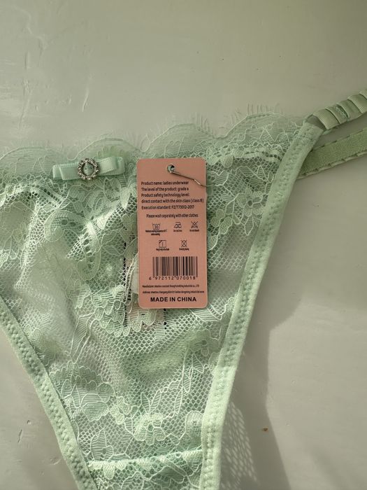 Продам нові мереживні трусики стрінги с-м з біркою