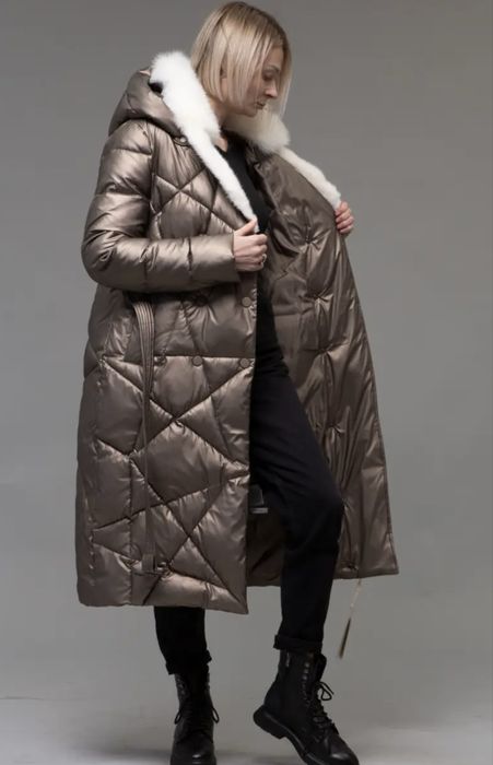 Продам пуховик с натуральным мехом