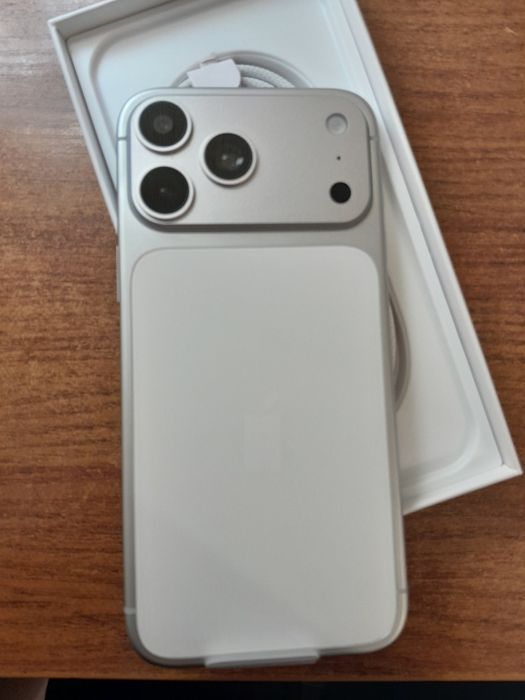 Аналог iPhone 17 Pro Max