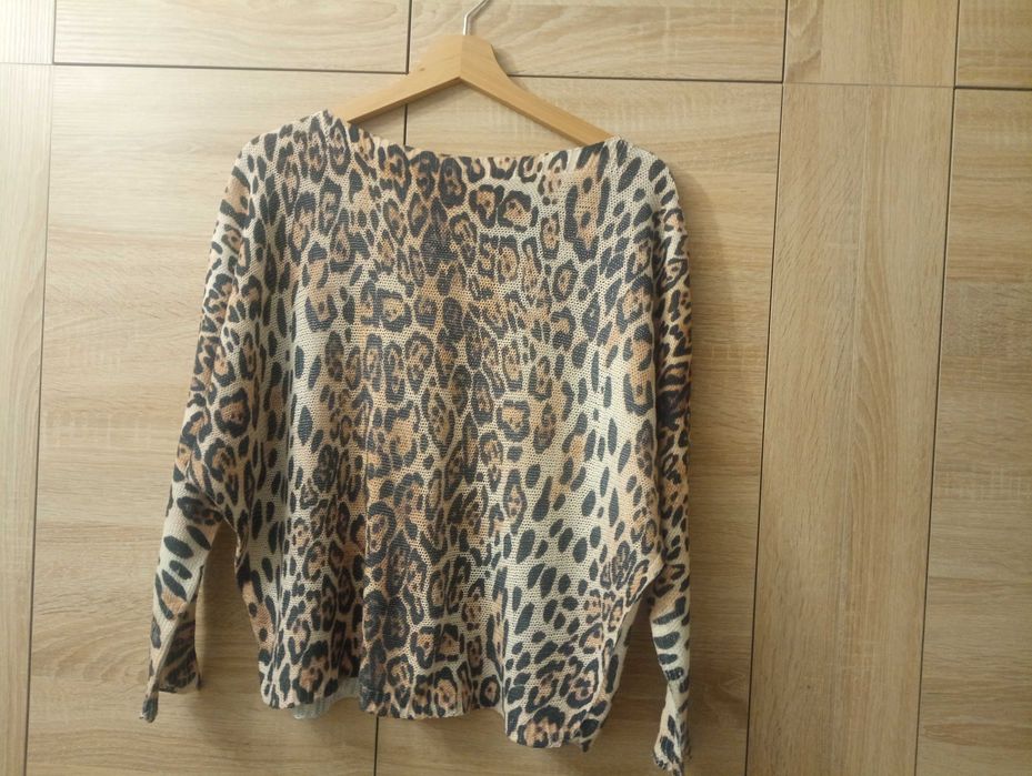 Sweterek w panterkę