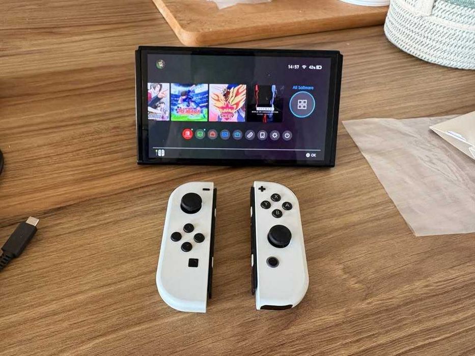 Sprzedam Nintendo Switch OLED 64GB + gry