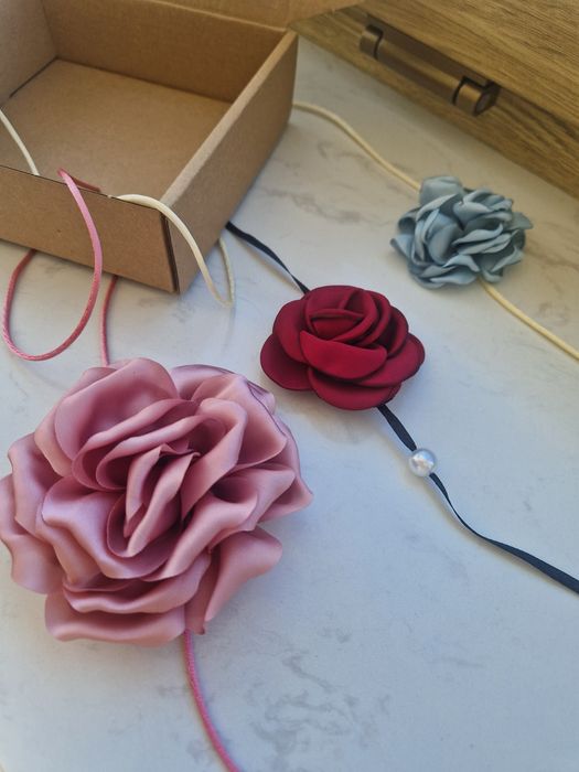 Zestaw 3 chokery róża Rose