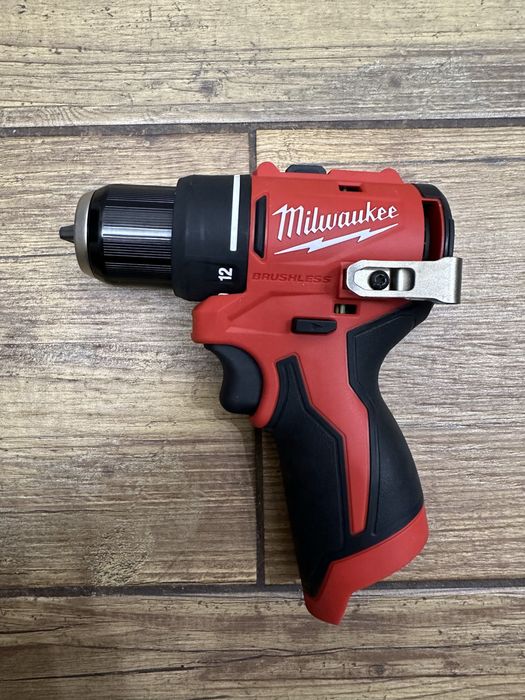 Wiertarko-wkrętarka Milwaukee M12 BLDDRC z 2025r. | moment obrotowy 40 Nm | JAK NOWA