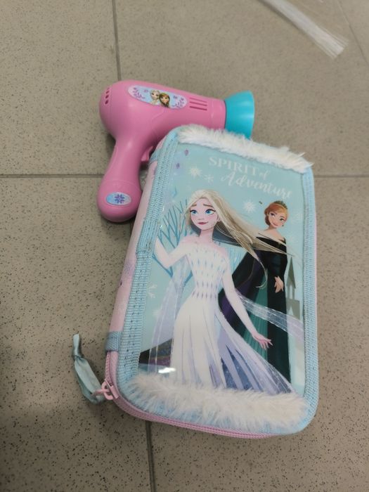 Estojo da Ana e Elsa com um secador incluído