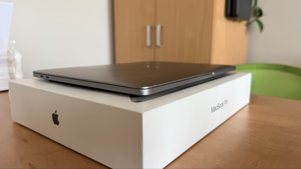 MacBook Pro 13 M1 8/256 2020 Space Gray