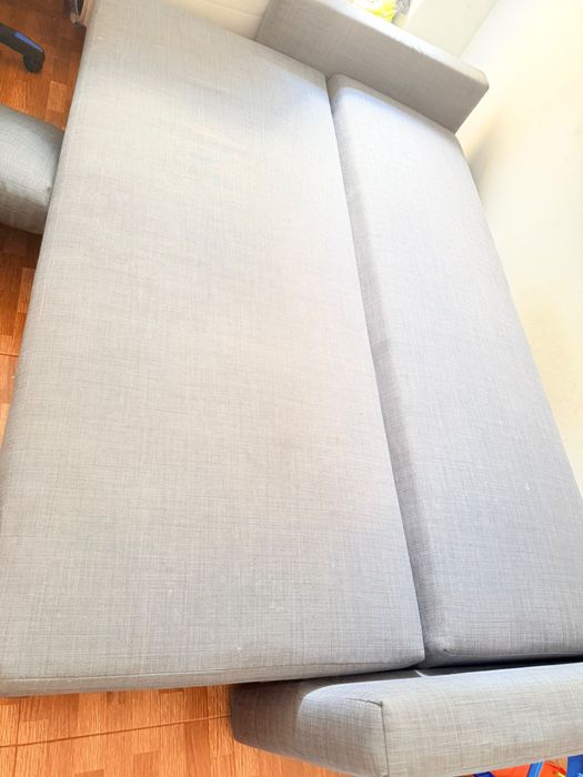 Sofa cama 3 lugares com arrumaçao em muito bom estado