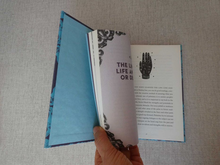 Livro Little Bit Of Palmistry, de Cassandra Eason