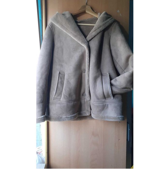 Casaco quente com capuz castanho  el corte inglés M