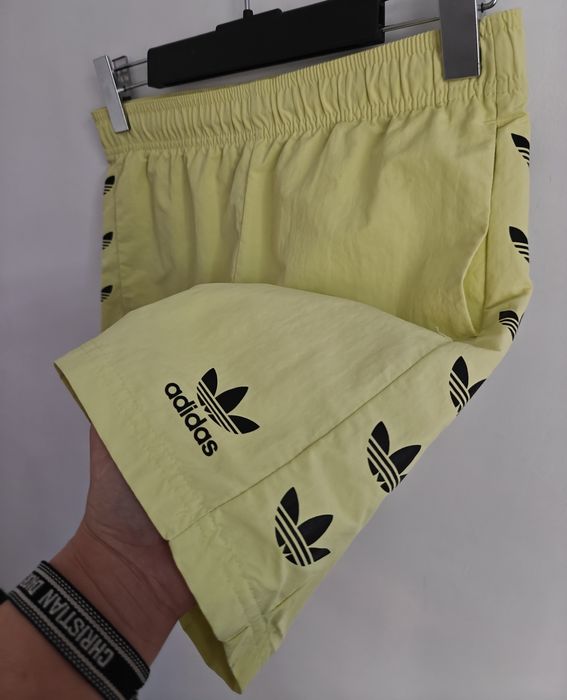 Adidas krótkie spodenki sportowe 11/12 lat