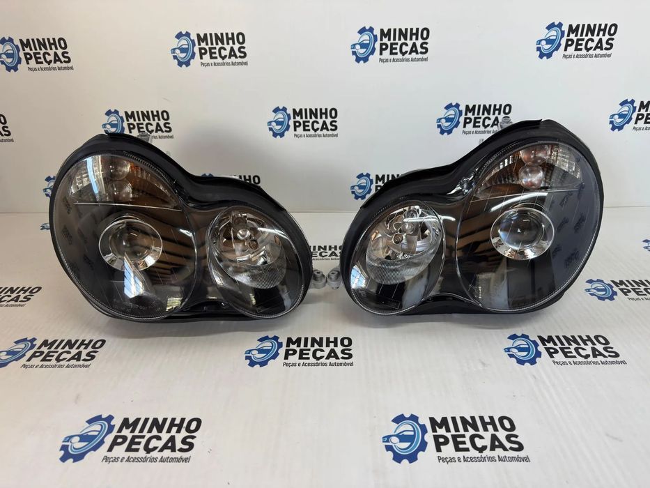 Faróis frontais Mercedes (W203) Fundo Preto