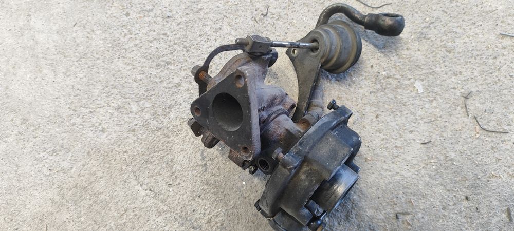 Turbos , admissões de ar e injetores VP 110 para grupo vag 1.9 TDI VP em bom estado