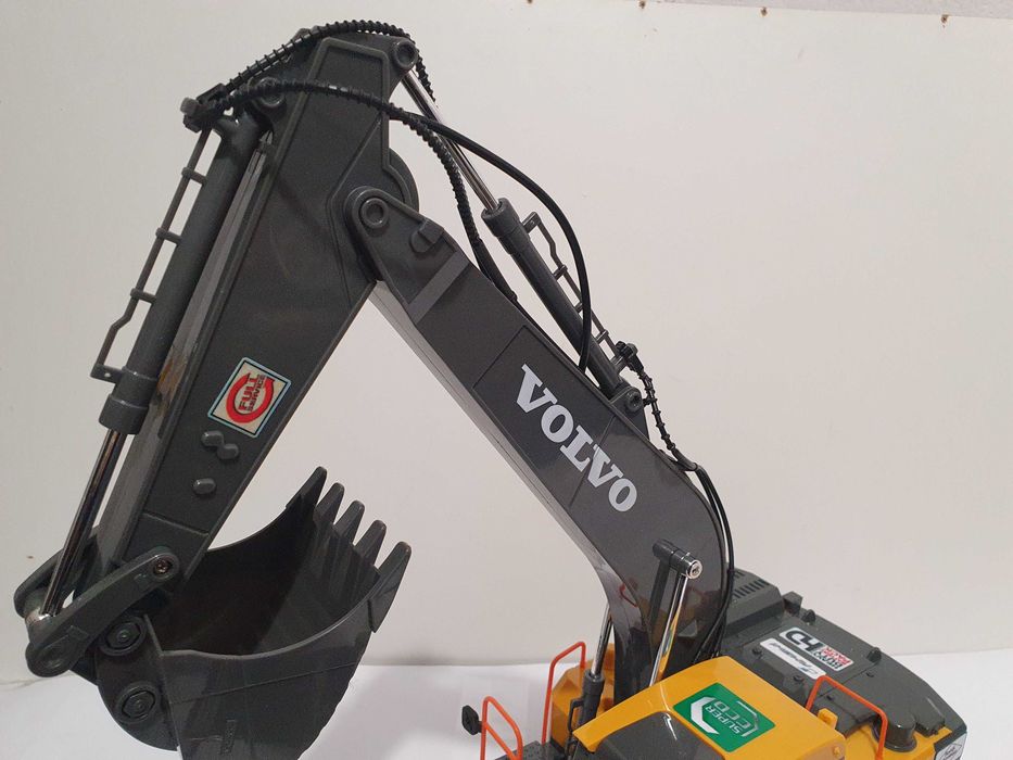 AMEWI -VOLVO koparka RC zdalnie sterowana Germany Nowa skala 1/14