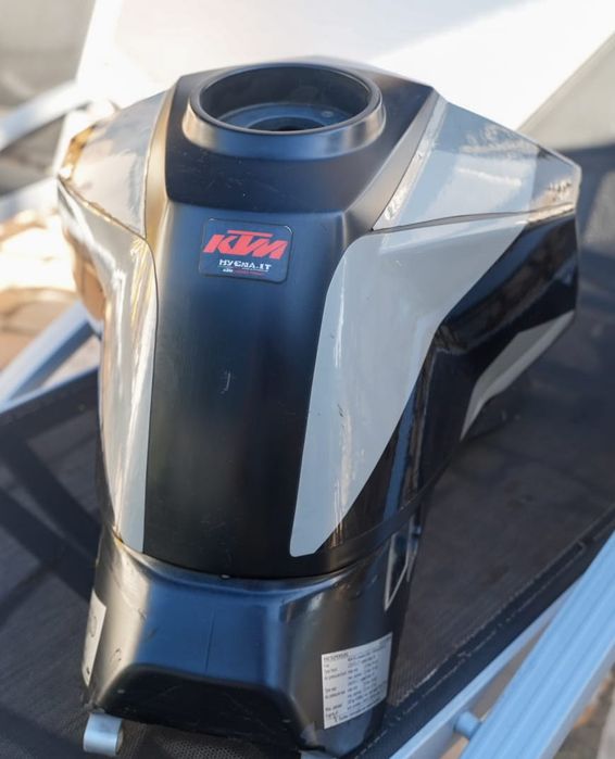 Deposito KTM 990 super duke