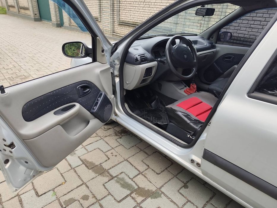 Renault Clio Symbol 2004