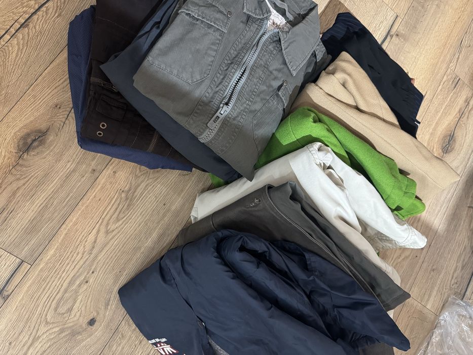 Lote de 250 Peças de Roupa Y2K / Vintage – Homem e Mulher – Revenda