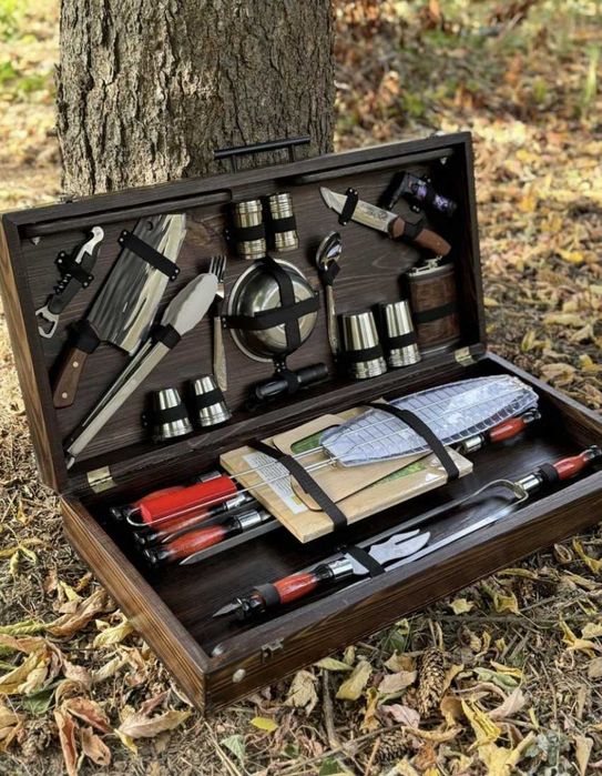 Подарунковий набір шампурів з можливістю гравіювання на кейсі!