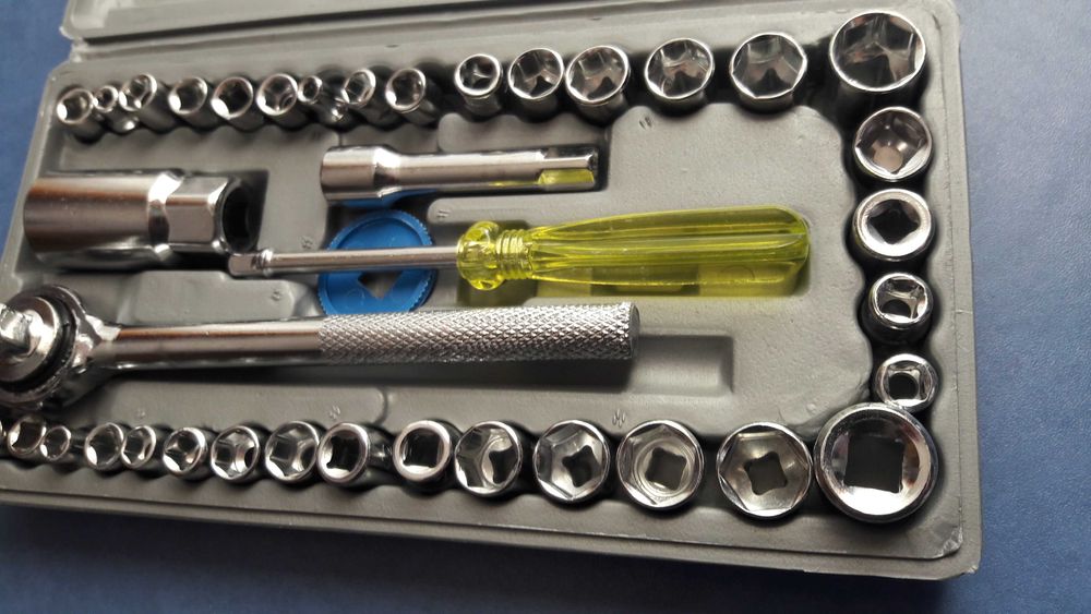 Набор торцевых гаечных ключей Top Tools 40 предметов c трещеткой