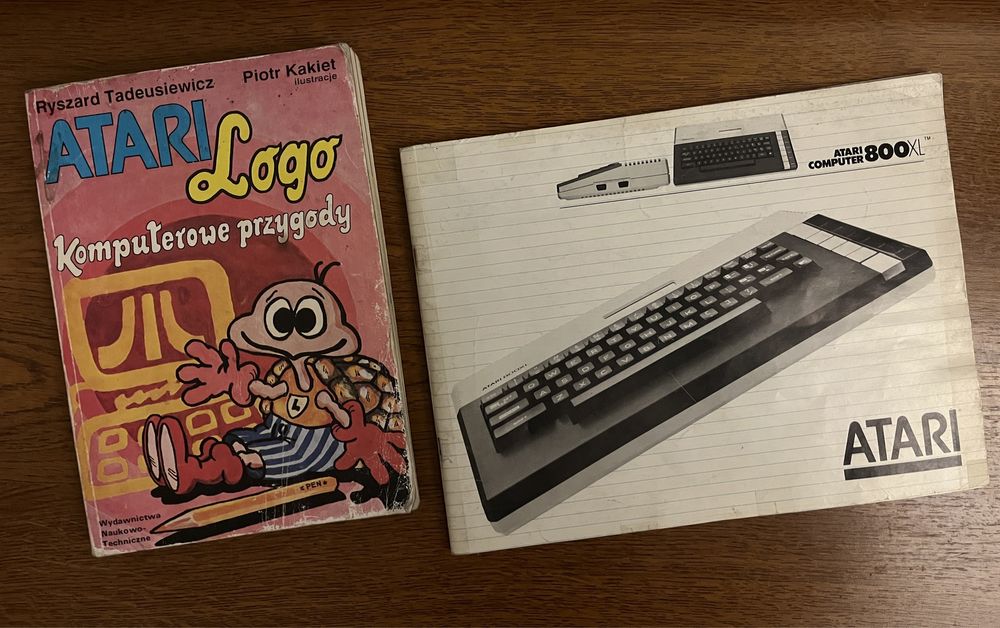 Atari 800xl instrukcja + Atari Logo