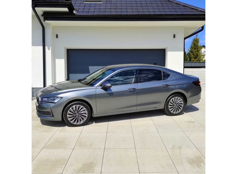 Elegancka limuzyna do ślubu – zdjęcia będą wyglądać jak z katalogu!