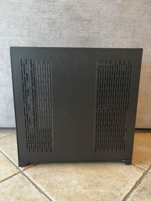 Caixa LianLi PC-011 Dynamic Razer Edition + GPU Riser