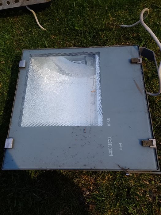 Lampy metalohalogeny