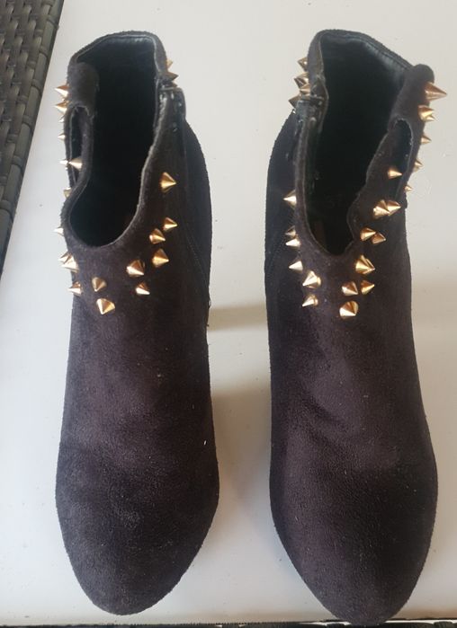 Botins pretos tamanho 37