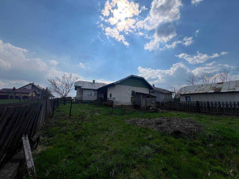 Продається будинок із земельною ділянкою у с. Підпечери