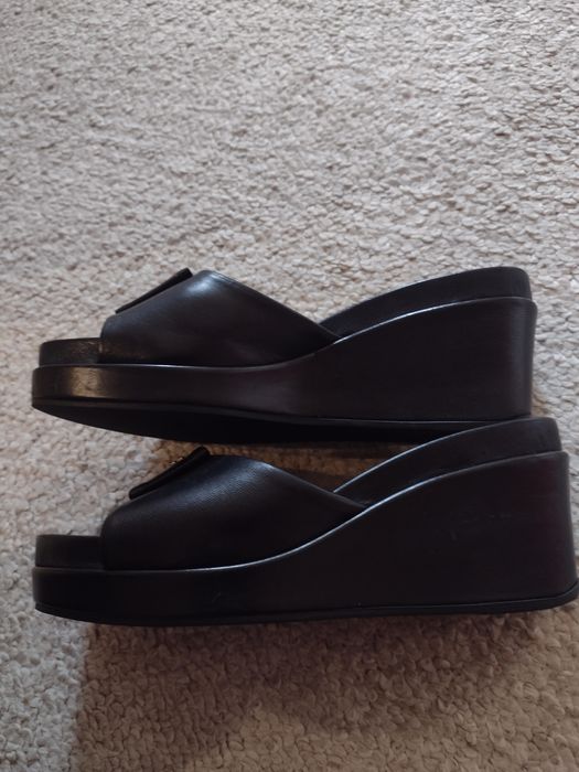 Босоножки фирмы Baldinini