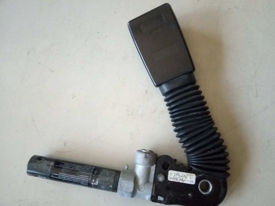 Encaixe de cinto frente esquerdo BMW 3 (E46)