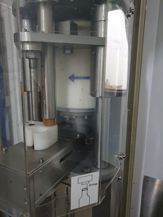 Engarrafador rolhador Cespedes INOX