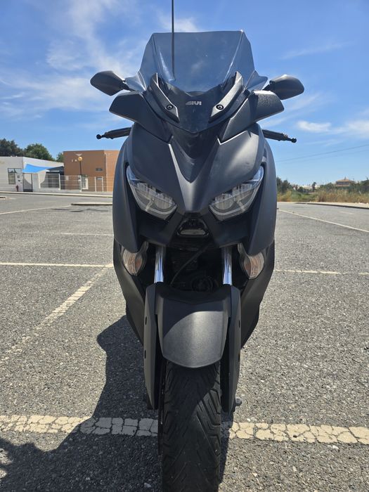 Yamaha X-Max 125