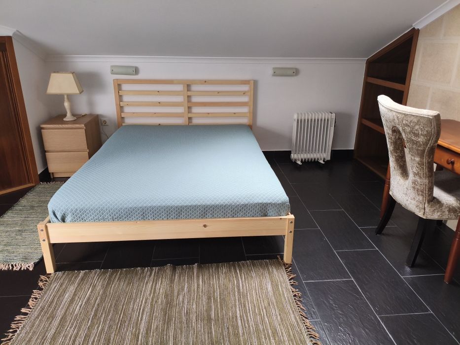 Quarto Individual em Apart. Partilhado - Penafirme