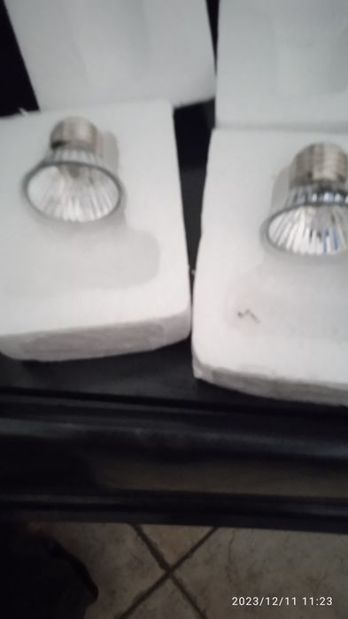 Vendo lâmpada de aquecimento para aves e cobras