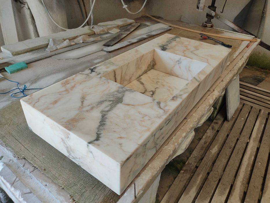 Lavatório em mármore