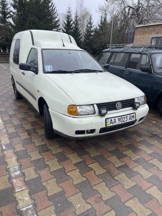Volkswagen Caddy 2000 р.в. 1,9 дизель, механіка, 5 місць