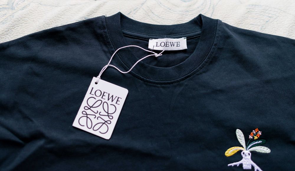 Футболка loewe .  Стильна  чоловіча.