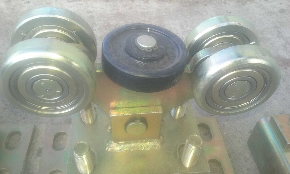 Rolki wozki do bramy przesownej