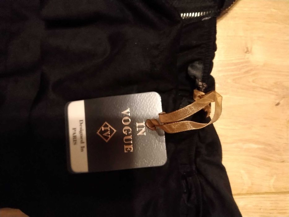 Czarne body z falbaną M/L